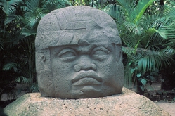 Ein Teil bzw der Kopf einer alten historischen Statue in Villahermosa