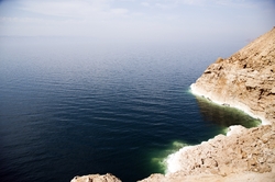 Das Tote Meer und seine Klippen