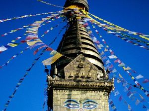 Namaste in Nepal, dem Land der riesigen Stupas ...