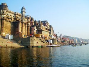 Ghats am Ganges in Varanasi