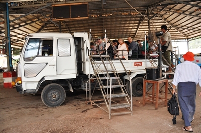 Myanmar Kyaiktiyo Goldener Felsen lokaler Truck.