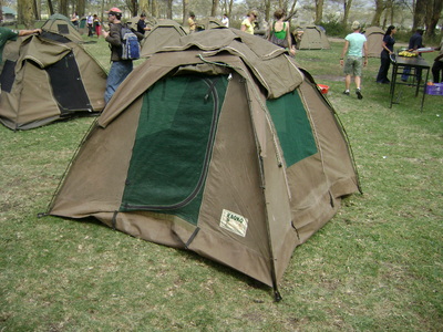 Wir übernachten in bequemen Iglu-Zelten für jeweils 2 Personen.