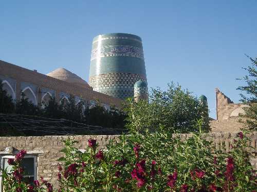 Medrese Amin Khan und Minarett Kalta Minar in Chiwa