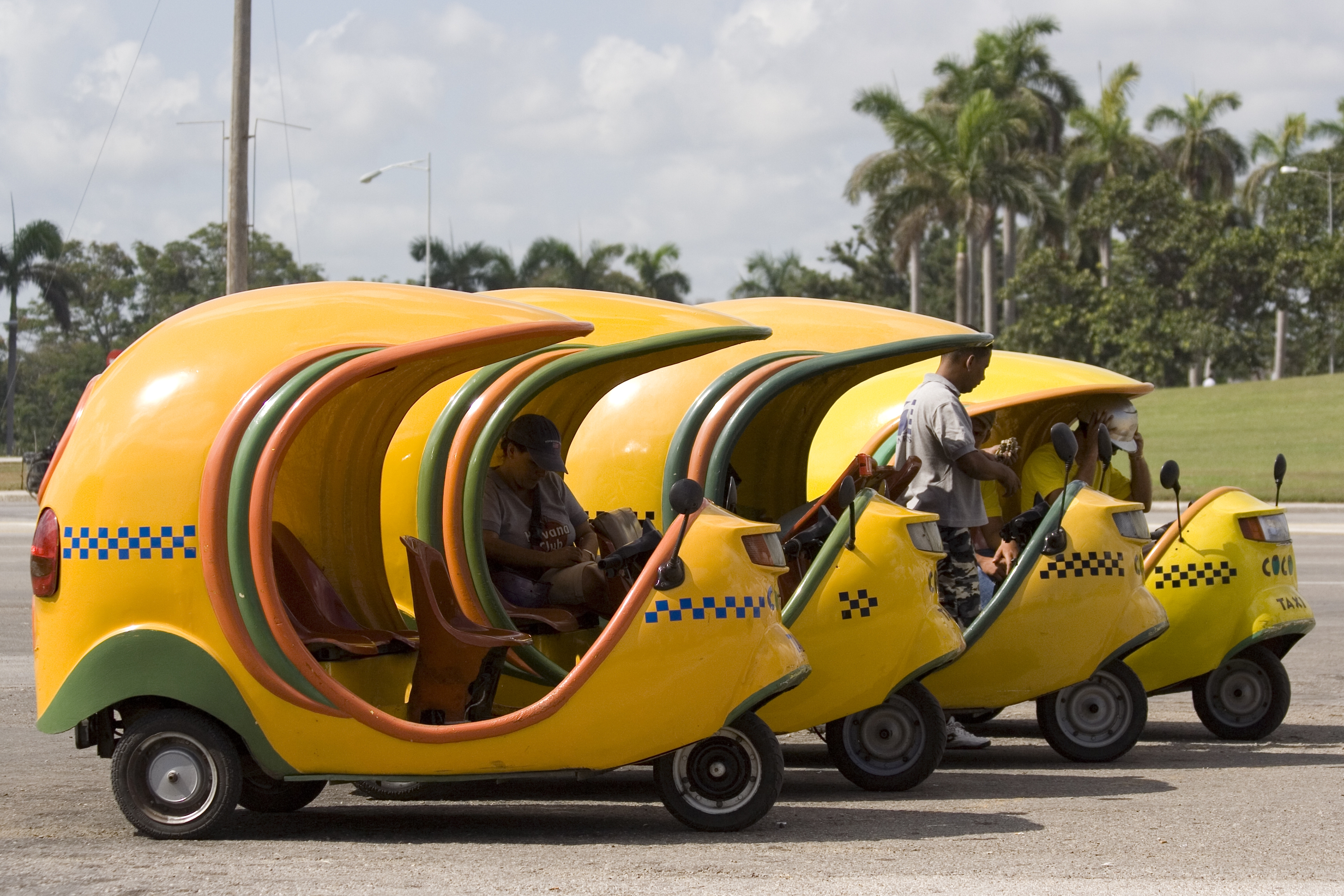 Cocotaxi, Kuba, Transport