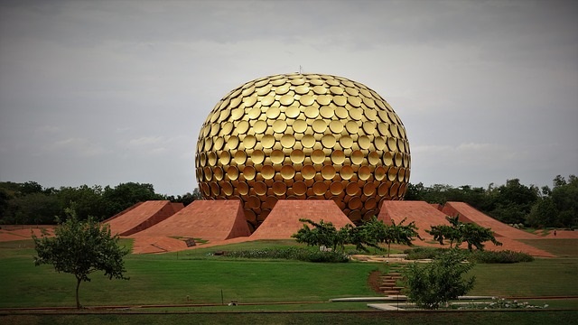 Indien Auroville Matrimandir